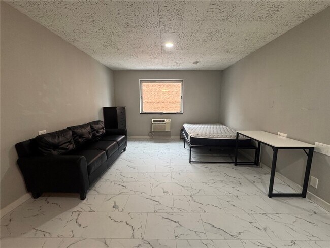 Photo - 65 Front St Unidad 305