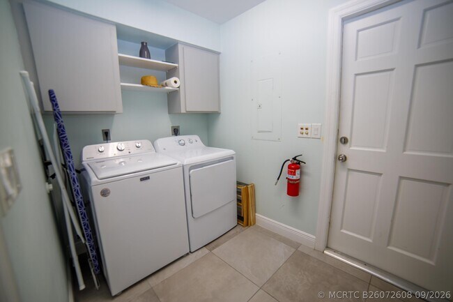 900 Cosmos Ct