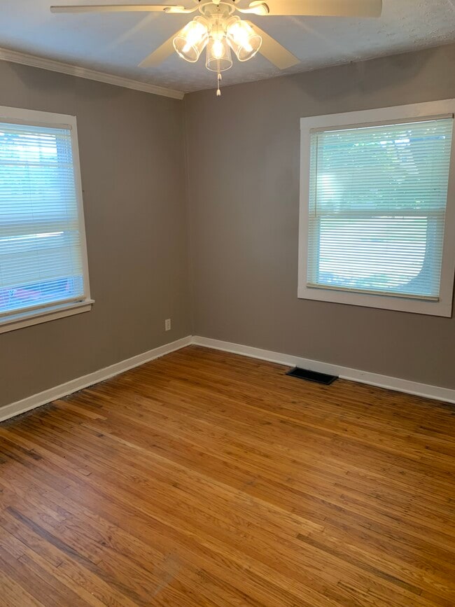 529 W Florence Ave