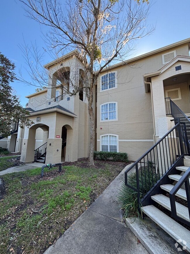 Building Photo - 1701 The Greens Way Rental