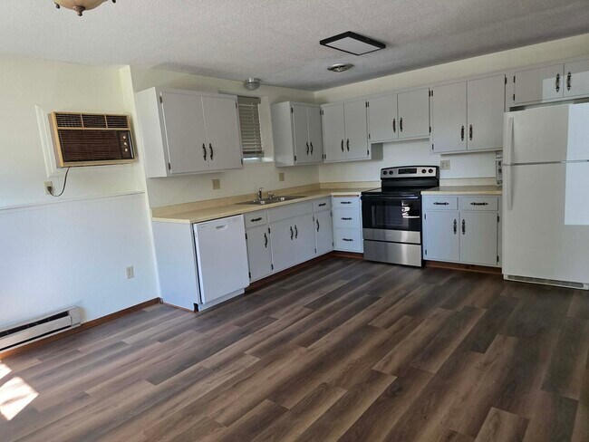 Photo - 317 3rd Ave SE