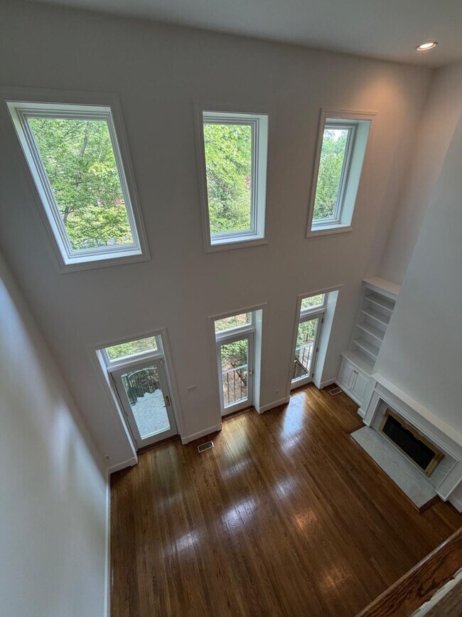 Photo - 3925 Georgetown Ct NW