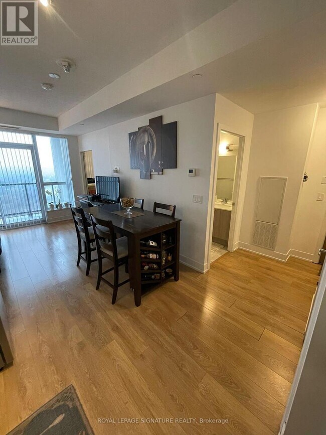 Photo - 1255 Bayly St Unit 2301