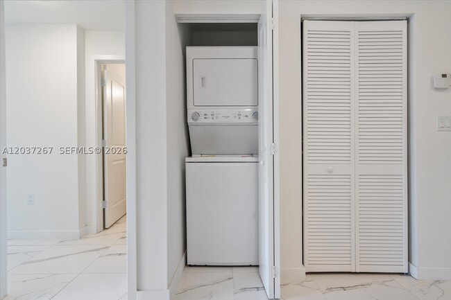 Photo - 420 SW 7th St Unit 204
