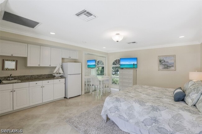 Building Photo - 655 Galleon Dr