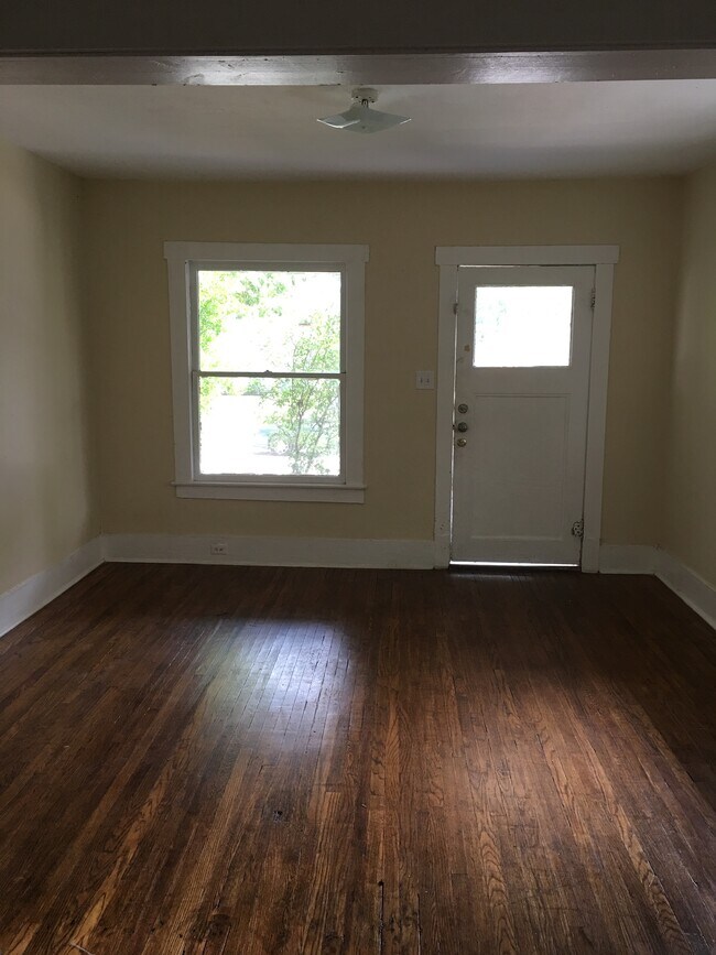 Photo - 1212 Hawthorne Ave