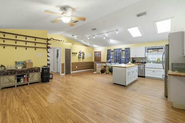 Photo - 408 Etheredge St