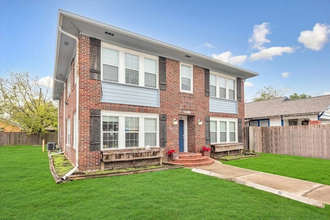Photo - 4114 Lamar St