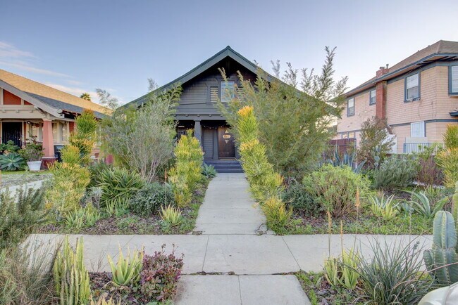 Photo - 2174 W 30th St