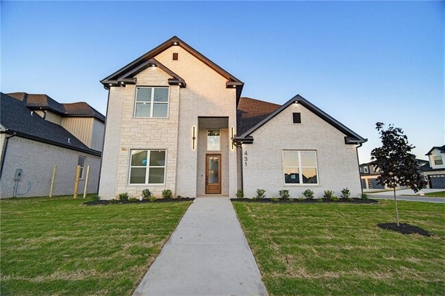 Building Photo - 431 Hedge Dr