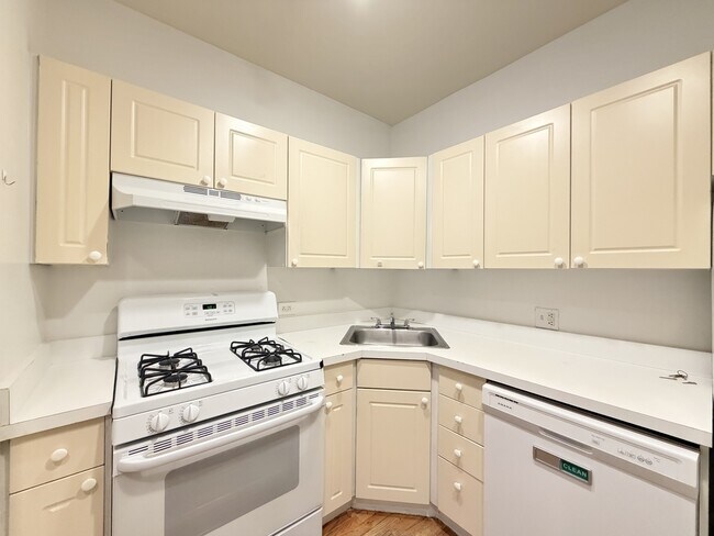 Photo - 909 W Dakin St Unidad 302