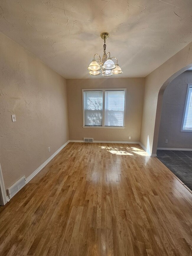 Photo - 606 Haines Ave