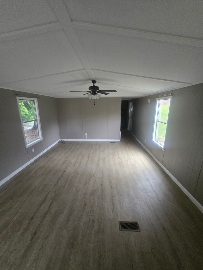 Building Photo - 36 Haney Park