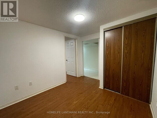 Photo - 90 Crittenden Square