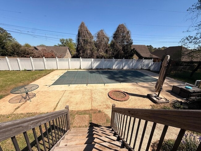 Photo - 1012 Elaine Trail