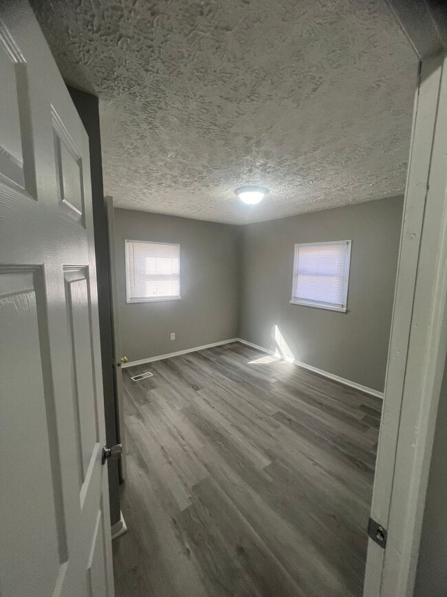 Photo - 2531 Howey Rd