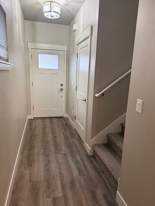 Photo - ree20124 Unit ree20124 - 02