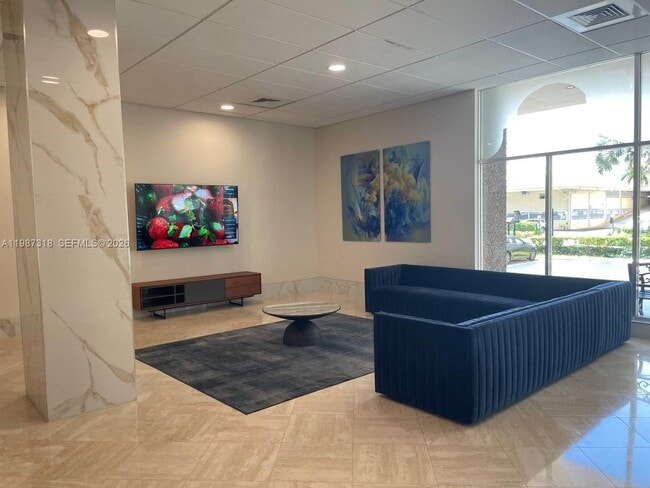 Photo - 250 174th St Unit 2008