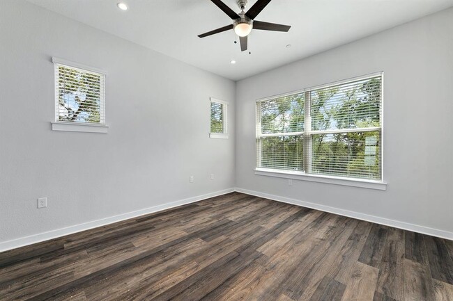 Photo - 12001 Vista Parke Dr