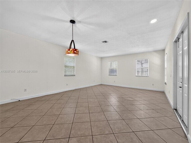 Photo - 625 SW 146th Terrace