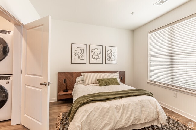 1Br, 1Ba, 726 Sqft