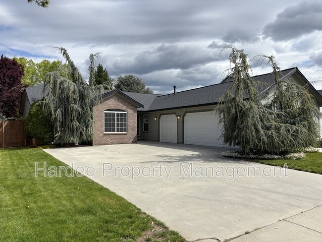 Building Photo - 2354 E Mugo St