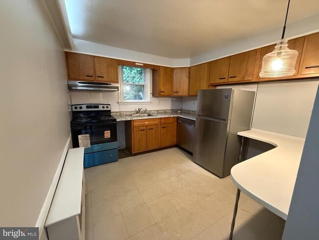 Photo - 417 E Fornance St