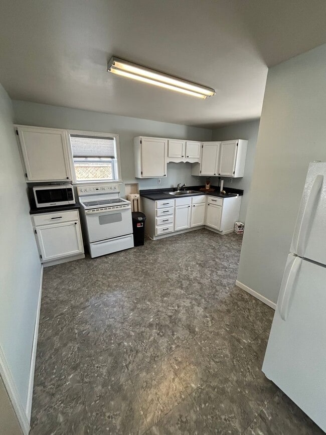 Photo - Must-See Rental! 2 bed, 1 bath La Crosse H...