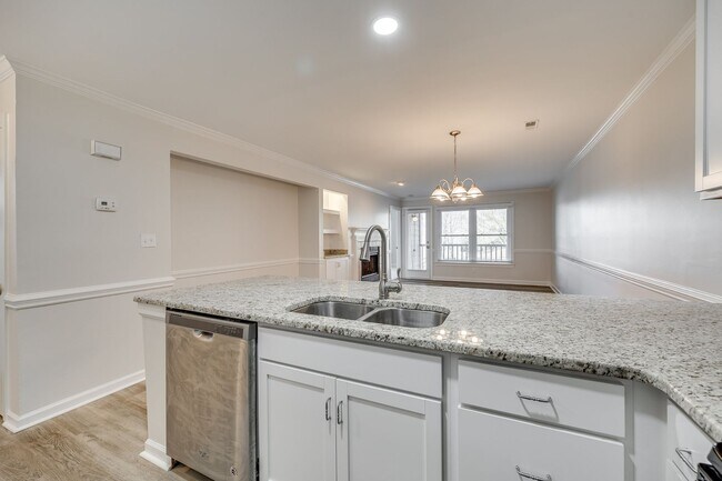 Photo - Charming 2 bed 2 bath condo with great water views in gated community in Charlotte on Lake Wylie!