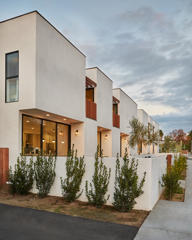Building Photo - Melrose by Category Rental