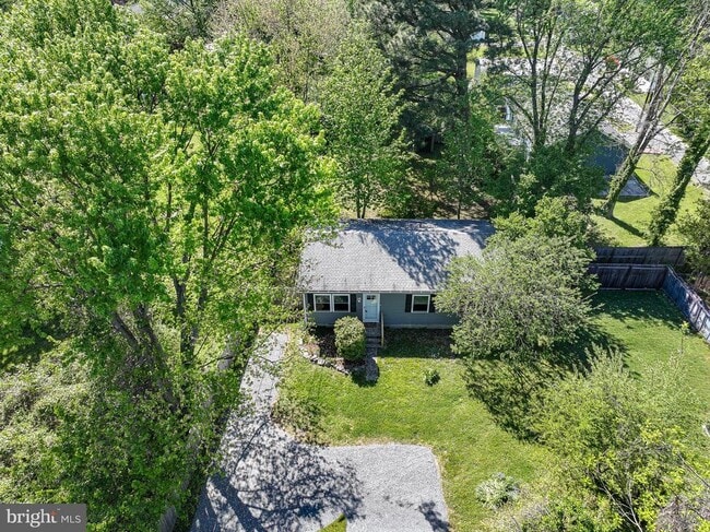 Photo - 101 Brooks Ln