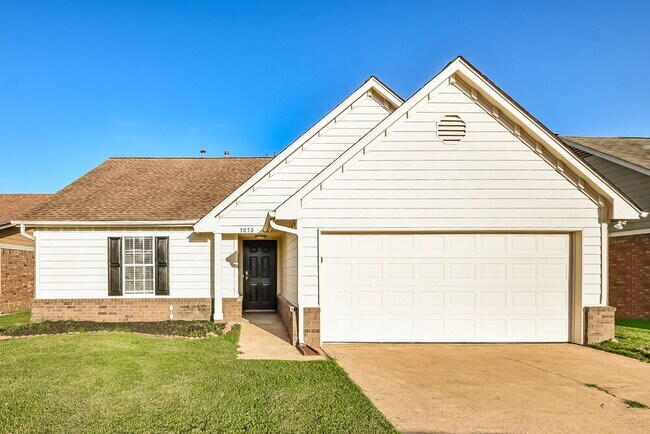 Photo - 7076 Foxhall Dr House