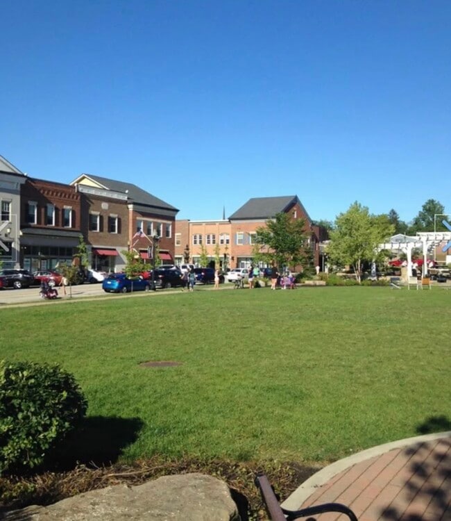 Located in downtown hudson area - 77 Atterbury Blvd Unit 114