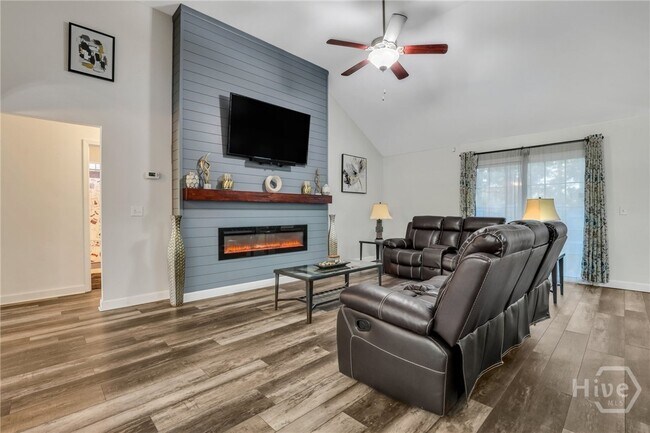 Photo - 128 Fontenot Dr