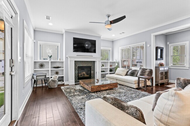 Photo - 2681 Oak Leaf Pl