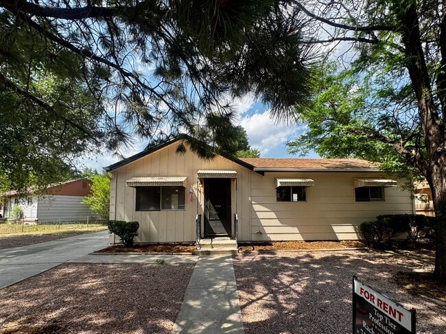Building Photo - 3 Bedroom one level Home in Stratton Meadows