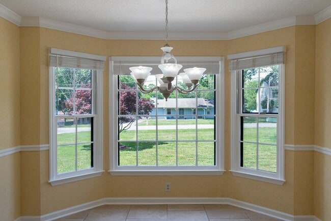 Photo - 140 Thomas Dr