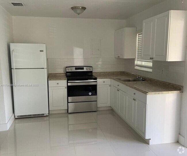 Building Photo - 320 NW 83rd St Unit 320 Rental