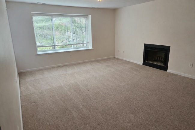 Photo - 4711B Dunbarton Rd