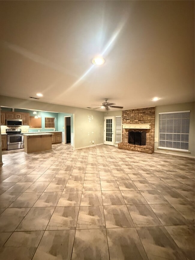 Photo - 15030 Margeson St