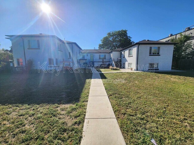 Photo - 3249 Steele St