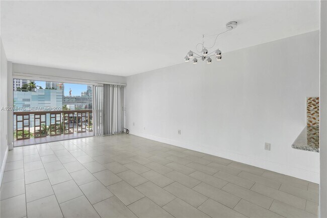 Photo - 600 NE 25th St Unit PHD/73