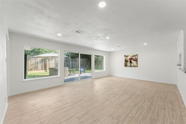 Building Photo - 5010 W 43rd St Rental