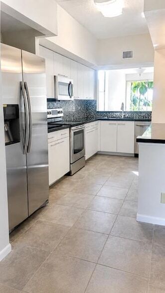 8304 NW 24th St Unit 8304