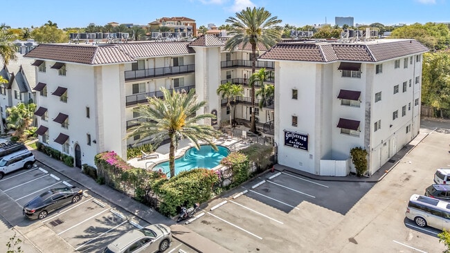 Building Photo - 924 SE 2nd St Unit 32