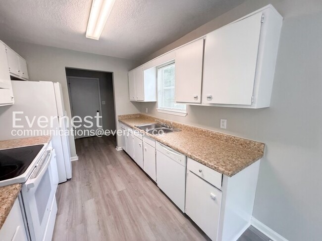 Photo - 2201 Pentland Dr