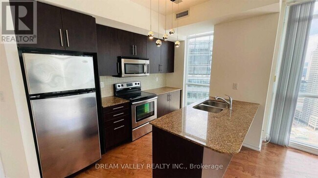 Photo - 65 Bremner Blvd Unit 3908