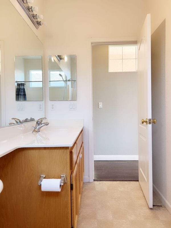 Photo - 9359 Ironstone Way