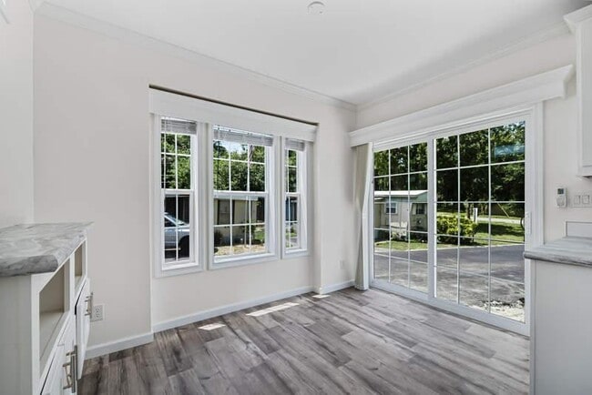 Photo - 7915 Elliott Rd