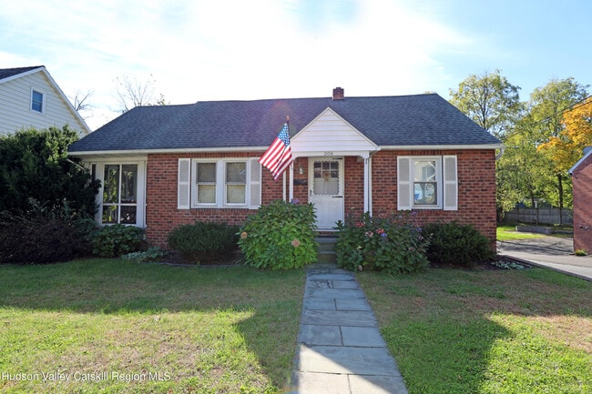 Building Photo - 208 Lucas Ave